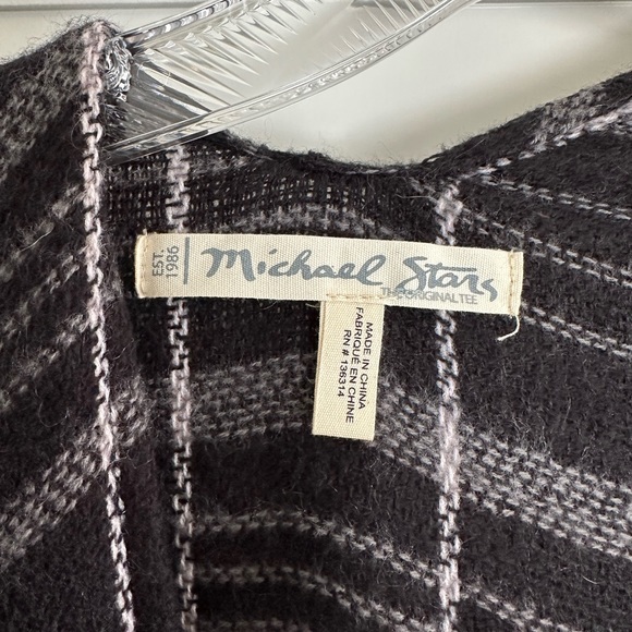 Michael Stars Plaid Wrap - Picture 3 of 3